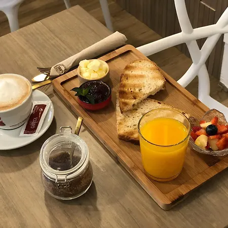 Chinitas Urban Hostel *