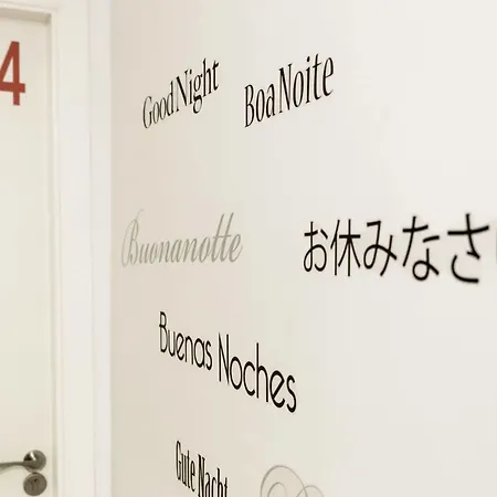 Chinitas Urban Hostel *